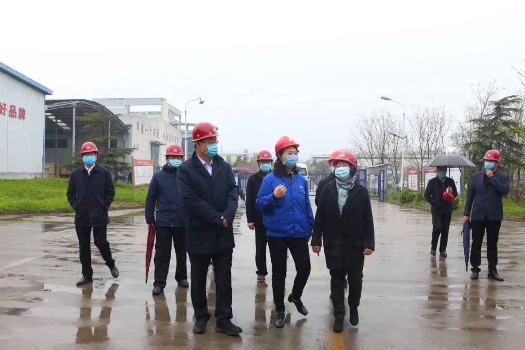 市委常委、統(tǒng)戰(zhàn)部部長王擁華到我縣調(diào)研安全生產(chǎn)工作